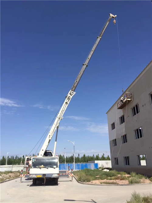 蚌埠市“轻装强干”—— 吊车的 “轻量化臂架” 技术